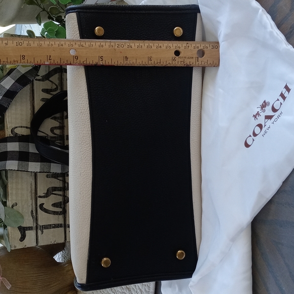 COACH COLOR BLOCK 30 TOTE WITH SATIN DUSTBAG - Picture 15 of 16